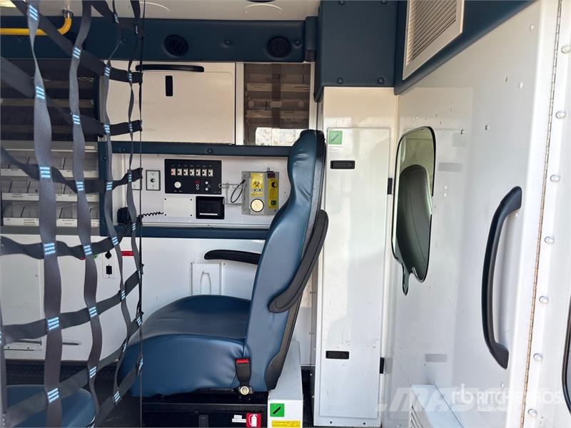 Chevrolet REBUILT Express 3500 4x2 Ambulance Krankenwagen