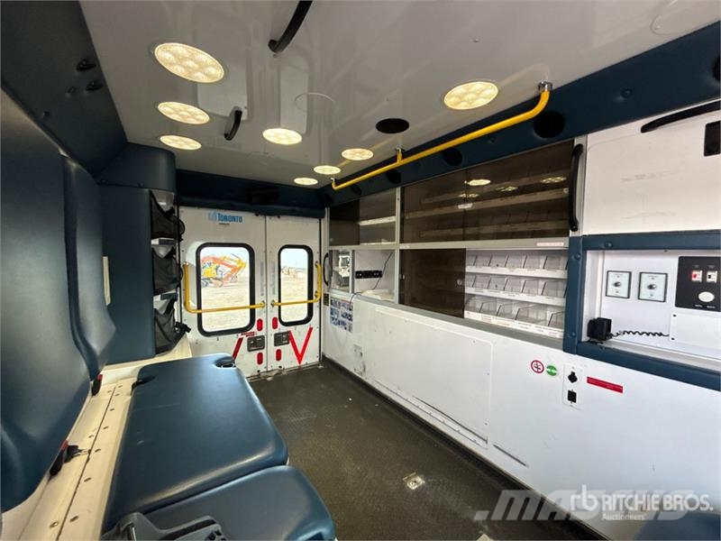 Chevrolet REBUILT Express 3500 4x2 Ambulance Krankenwagen