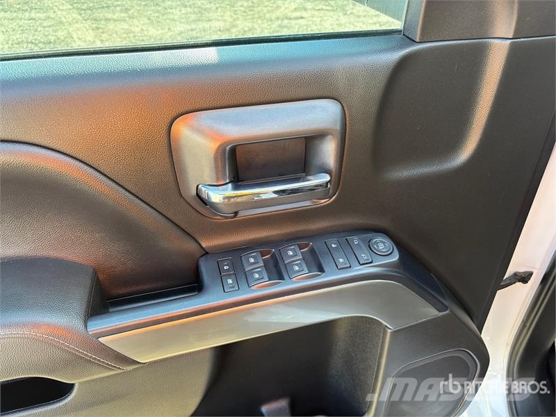Chevrolet Silverado 1500 LD 4x4 Extended Cab Pickup Diger