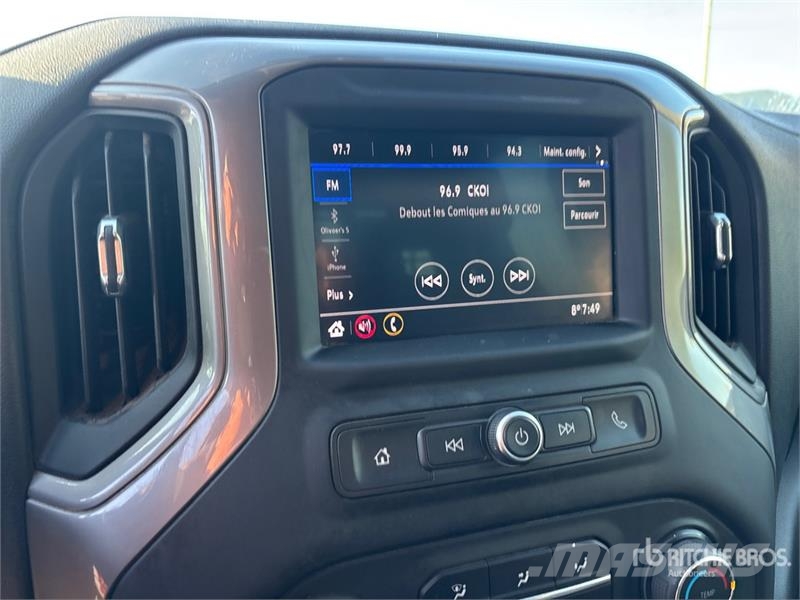 Chevrolet Silverado 1500 4x4 Crew Cab Pickup Další