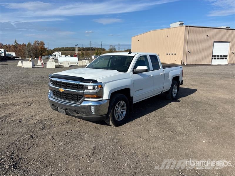 Chevrolet Silverado 1500 LD 4x4 Extended Cab Pickup Diger
