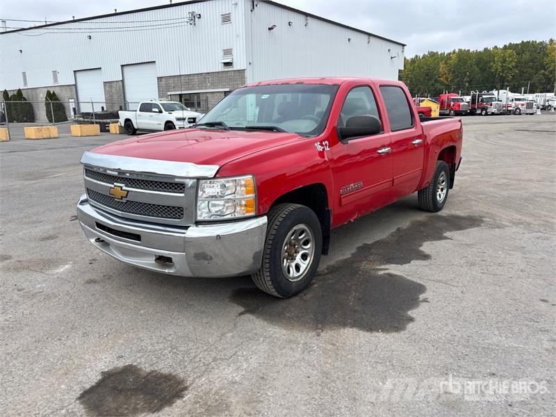 Chevrolet Silverado 1500 LT 4x4 Crew Cab Pickup Övriga bilar