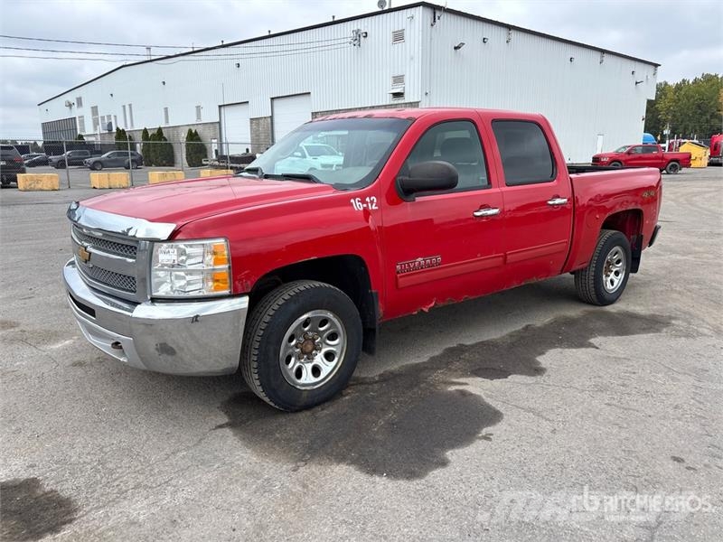 Chevrolet Silverado 1500 LT 4x4 Crew Cab Pickup Övriga bilar