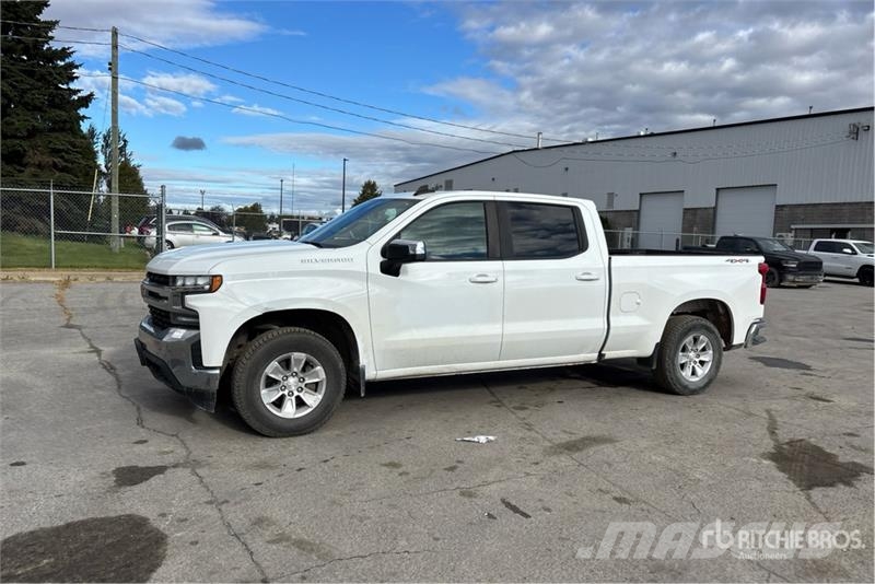 Chevrolet Silverado 1500 LT 4x4 Crew Cab Pickup Otras furgonetas