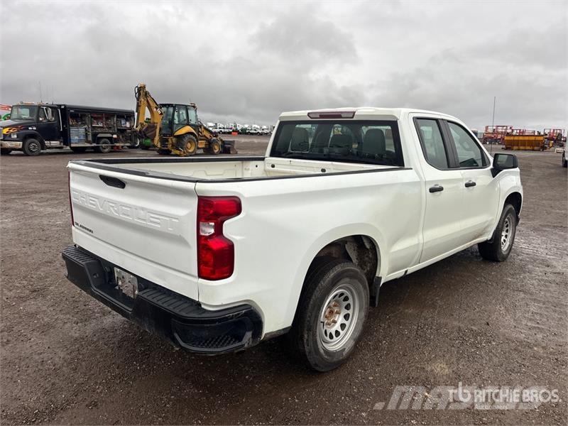 Chevrolet Silverado 1500 4x4 Extended Cab Pickup Egyéb