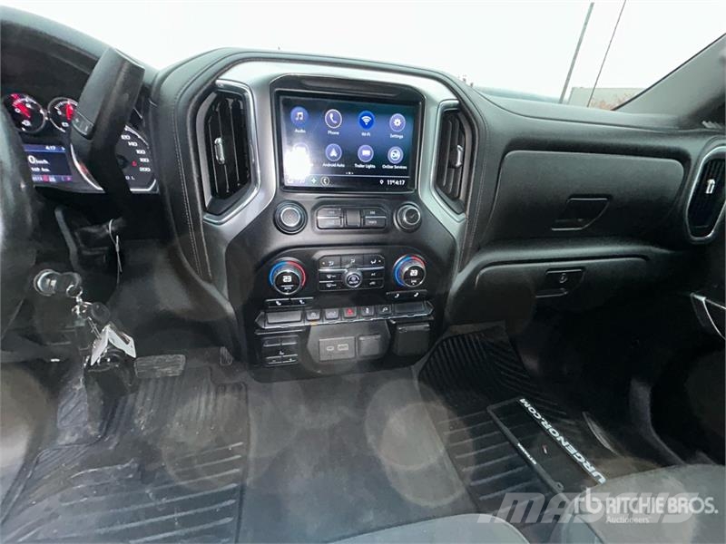 Chevrolet Silverado 1500 LT 4x4 Crew Cab Pickup Anders