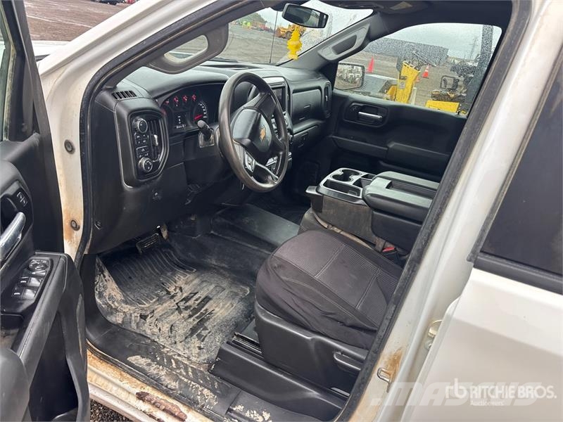 Chevrolet Silverado 1500 4x4 Extended Cab Pickup Egyéb