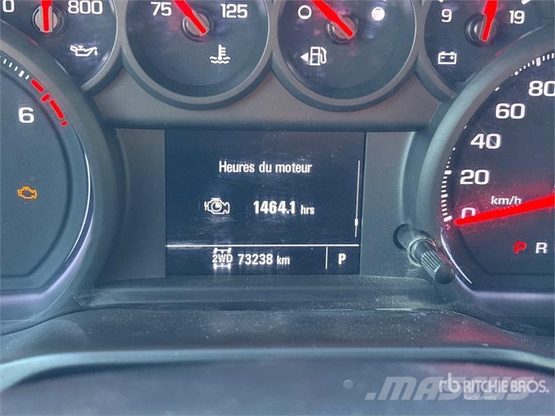 Chevrolet Silverado 1500 4x4 Crew Cab Pickup Další