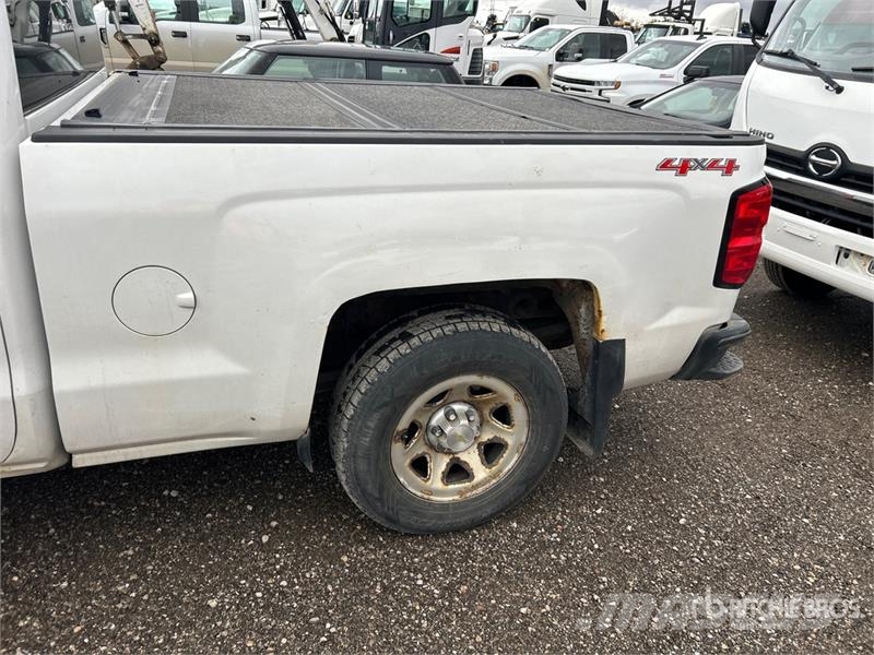 Chevrolet Silverado 1500 4x4 Extended Cab Pickup Інше