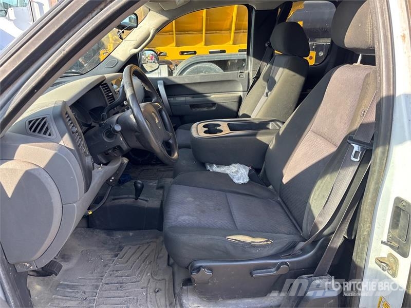 Chevrolet Silverado 1500 LS 4x4 Extended Cab Pickup Övriga bilar