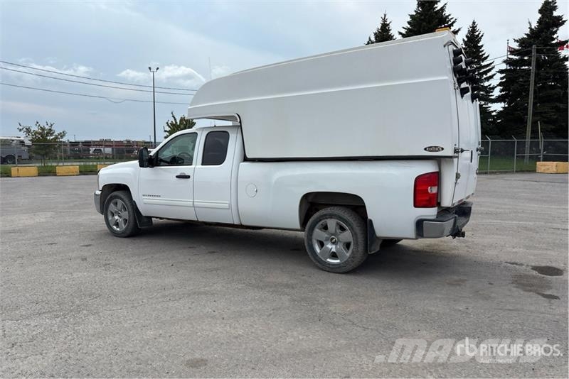 Chevrolet Silverado 1500 4x4 Extended Cab Pickup Прочие фургоны