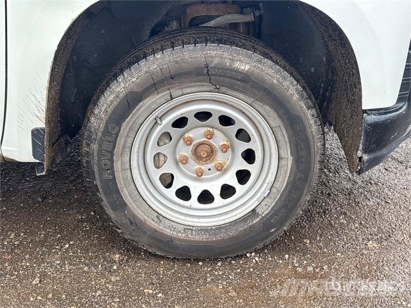 Chevrolet Silverado 1500 4x4 Extended Cab Pickup Egyéb
