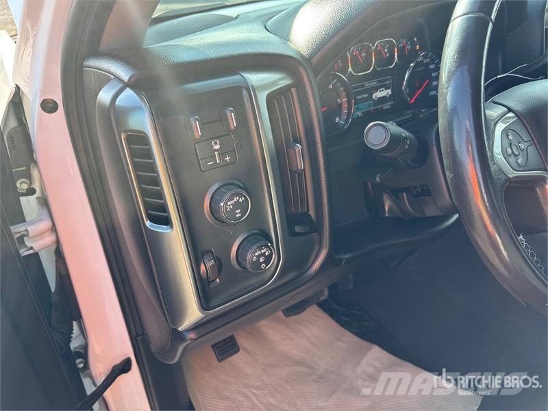 Chevrolet Silverado 1500 LD 4x4 Extended Cab Pickup Diger