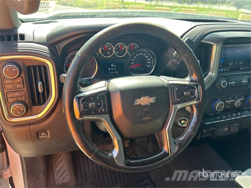 Chevrolet Silverado 1500 LT 4x4 Crew Cab Pickup Andre