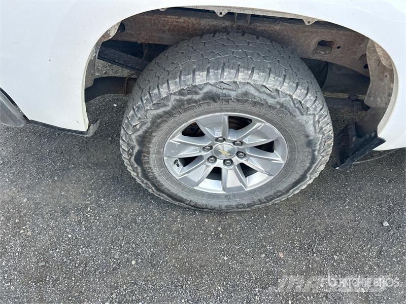 Chevrolet Silverado 1500 4x4 Crew Cab Pickup Прочие фургоны
