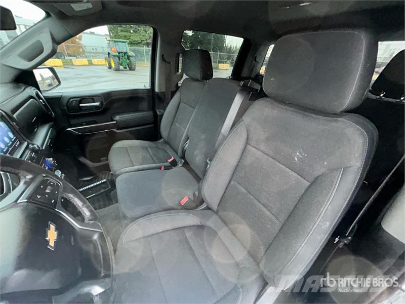 Chevrolet Silverado 1500 LT 4x4 Crew Cab Pickup Anders
