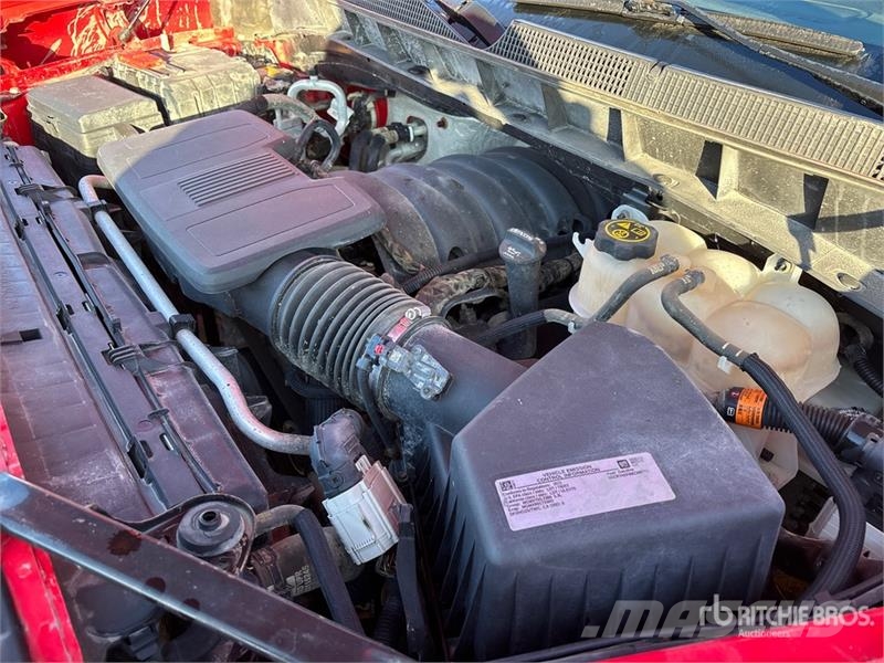 Chevrolet Silverado 1500 4x4 Crew Cab Pickup Další