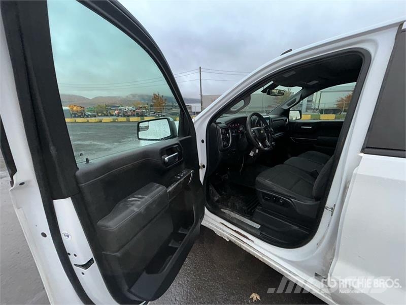 Chevrolet Silverado 1500 LT 4x4 Crew Cab Pickup Anders