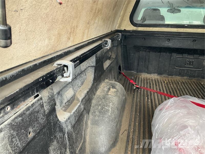 Chevrolet Silverado 1500 LS 4x4 Extended Cab Cheyenne Editio Інше