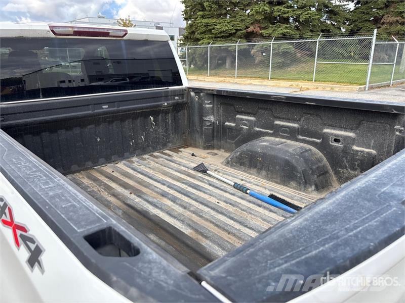 Chevrolet Silverado 1500 LT 4x4 Crew Cab Pickup Autre fourgon / utilitaire