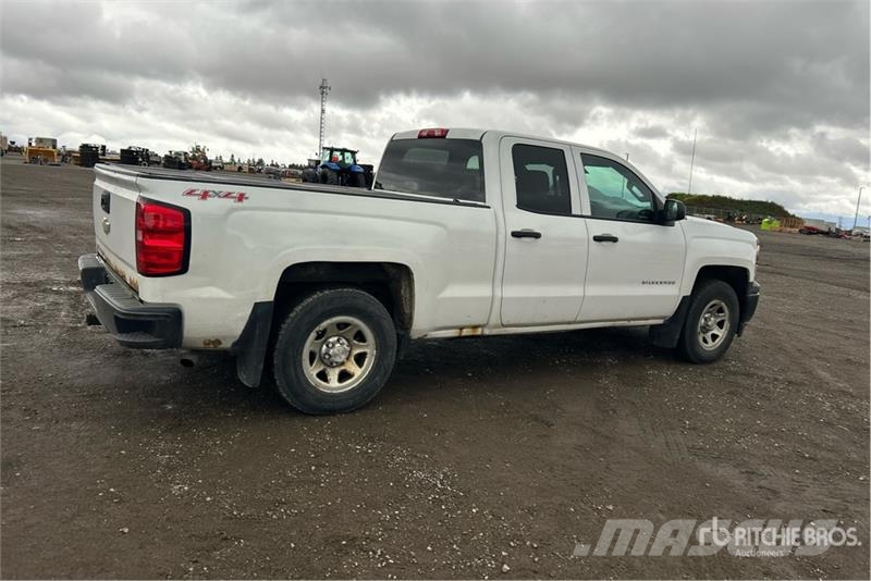 Chevrolet Silverado 1500 4x4 Extended Cab Pickup Інше