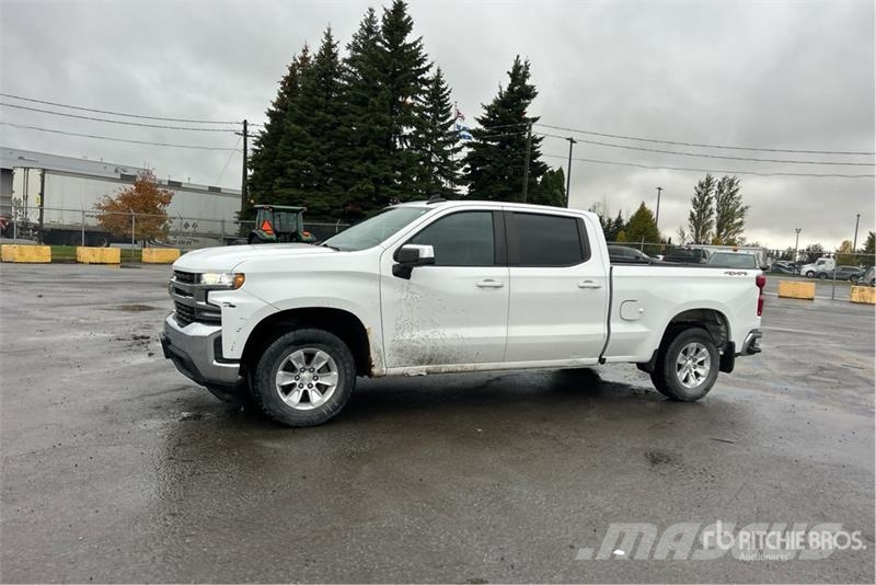 Chevrolet Silverado 1500 LT 4x4 Crew Cab Pickup Anders