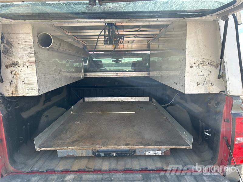 Chevrolet Silverado 1500 4x4 Extended Cab Pickup Прочие фургоны