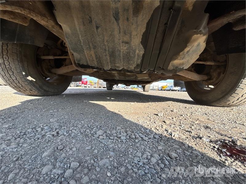 Chevrolet Silverado 1500 LS 4x4 Extended Cab Pickup Övriga bilar