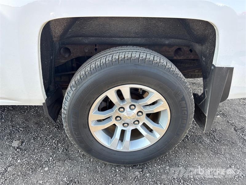 Chevrolet Silverado 1500 LD 4x4 Extended Cab Pickup Diger