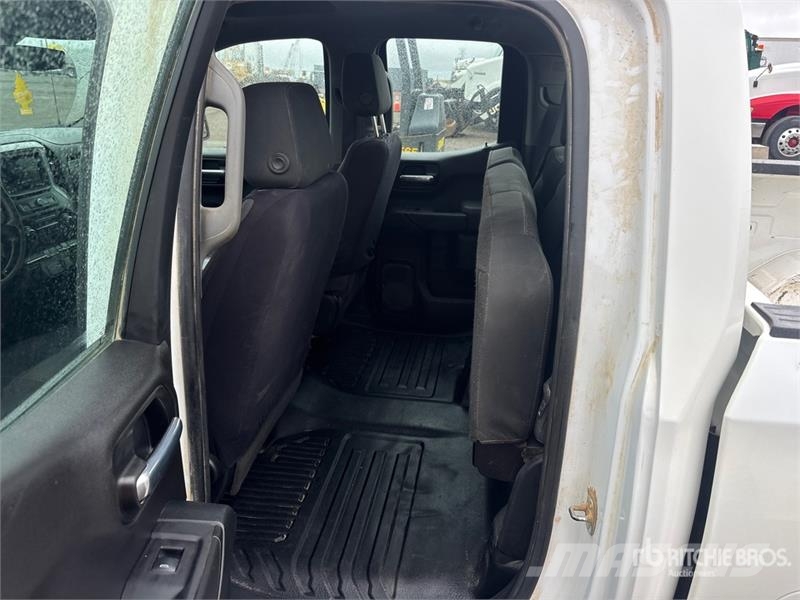 Chevrolet Silverado 1500 4x4 Extended Cab Pickup Egyéb