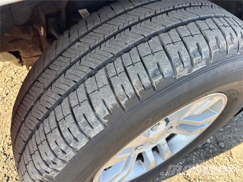 Chevrolet Silverado 1500 LD 4x4 Extended Cab Pickup Diger