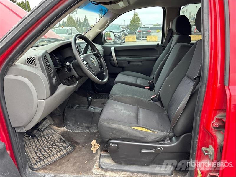 Chevrolet Silverado 1500 LT 4x4 Crew Cab Pickup Övriga bilar