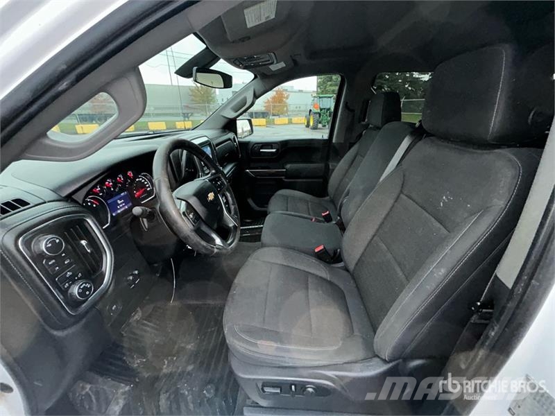 Chevrolet Silverado 1500 LT 4x4 Crew Cab Pickup Anders
