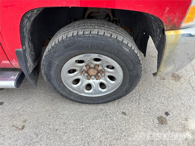 Chevrolet Silverado 1500 LT 4x4 Crew Cab Pickup Övriga bilar