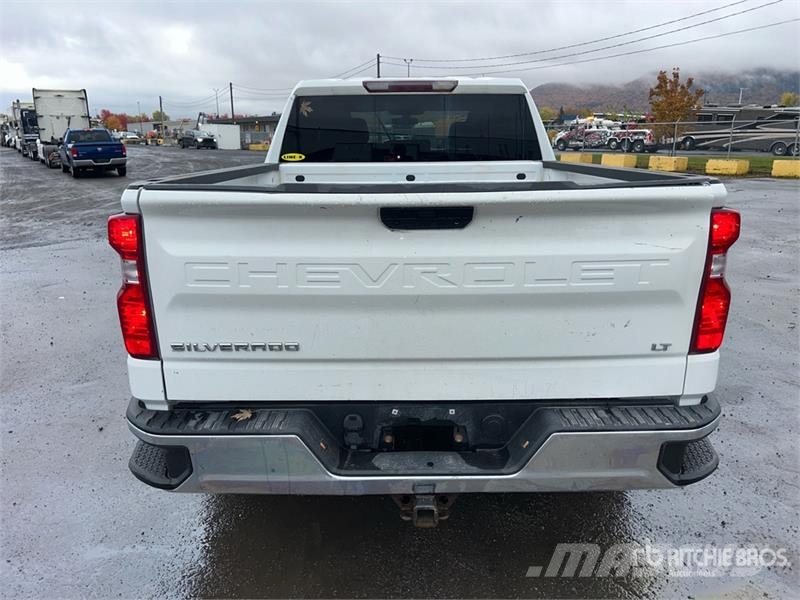 Chevrolet Silverado 1500 LT 4x4 Crew Cab Pickup Anders