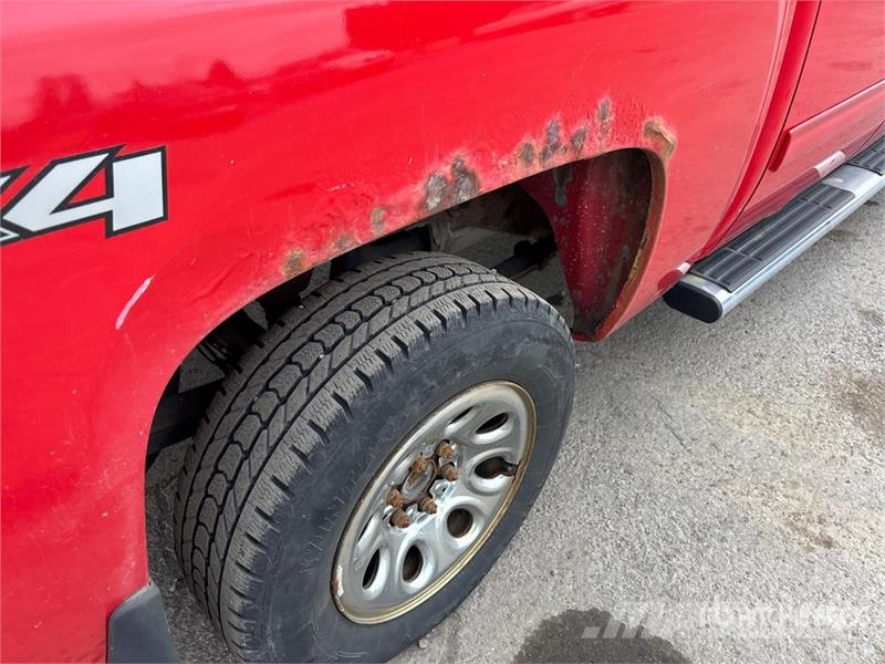 Chevrolet Silverado 1500 LT 4x4 Crew Cab Pickup Övriga bilar
