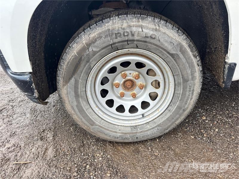 Chevrolet Silverado 1500 4x4 Extended Cab Pickup Egyéb