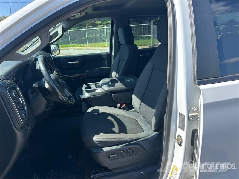 Chevrolet Silverado 1500 LT 4x4 Crew Cab Pickup Andre