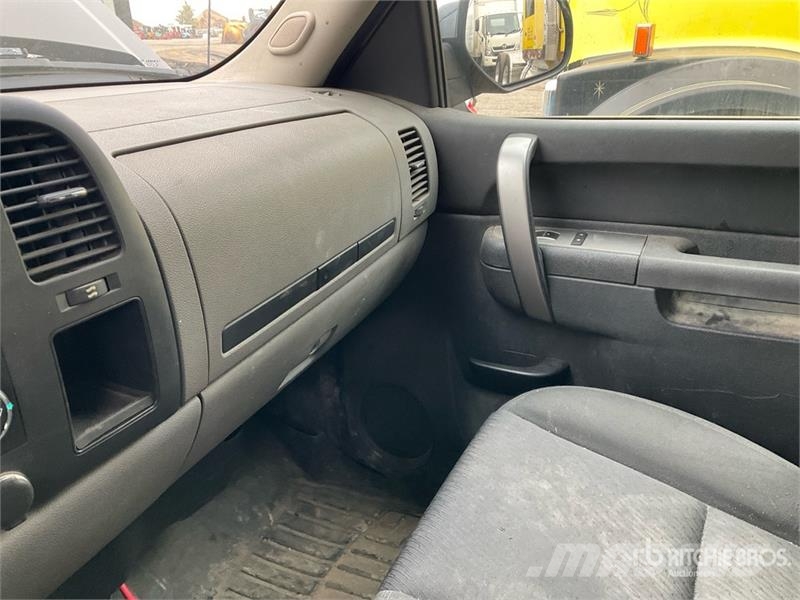 Chevrolet Silverado 1500 LS 4x4 Extended Cab Cheyenne Editio Інше
