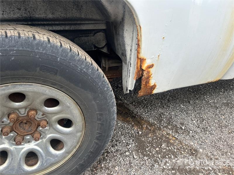 Chevrolet Silverado 1500 4x4 Extended Cab Pickup Outro