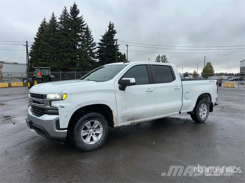 Chevrolet Silverado 1500 LT 4x4 Crew Cab Pickup Anders
