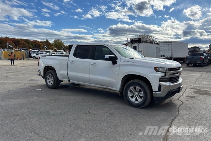 Chevrolet Silverado 1500 LT 4x4 Crew Cab Pickup Otras furgonetas