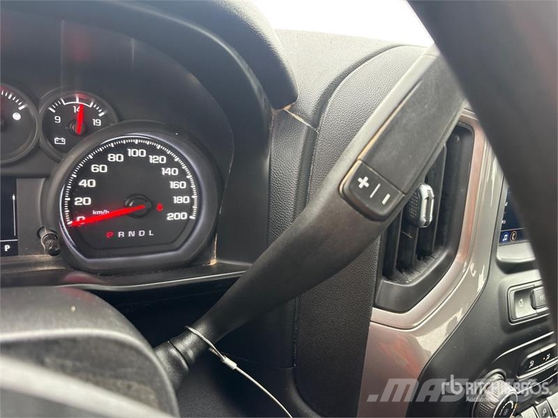 Chevrolet Silverado 1500 4x4 Extended Cab Pickup Egyéb