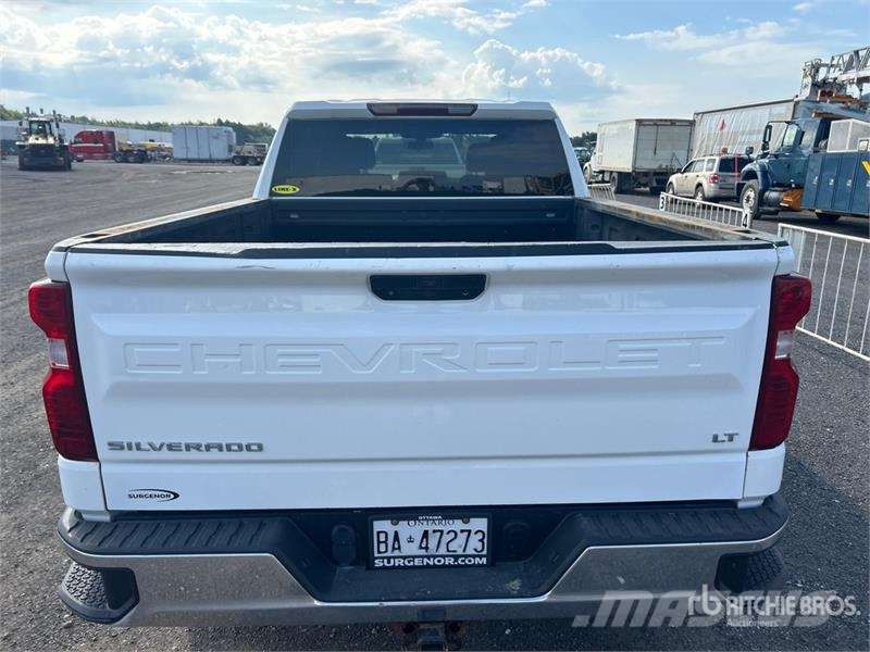 Chevrolet Silverado 1500 4x4 Crew Cab Pickup Прочие фургоны