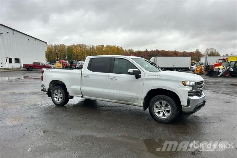 Chevrolet Silverado 1500 LT 4x4 Crew Cab Pickup Anders