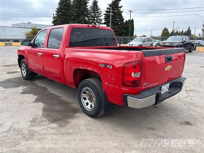 Chevrolet Silverado 1500 LT 4x4 Crew Cab Pickup Övriga bilar