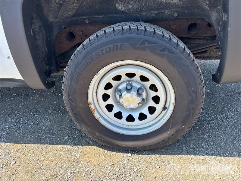 Chevrolet Silverado 1500 4x4 Crew Cab Pickup Прочие фургоны