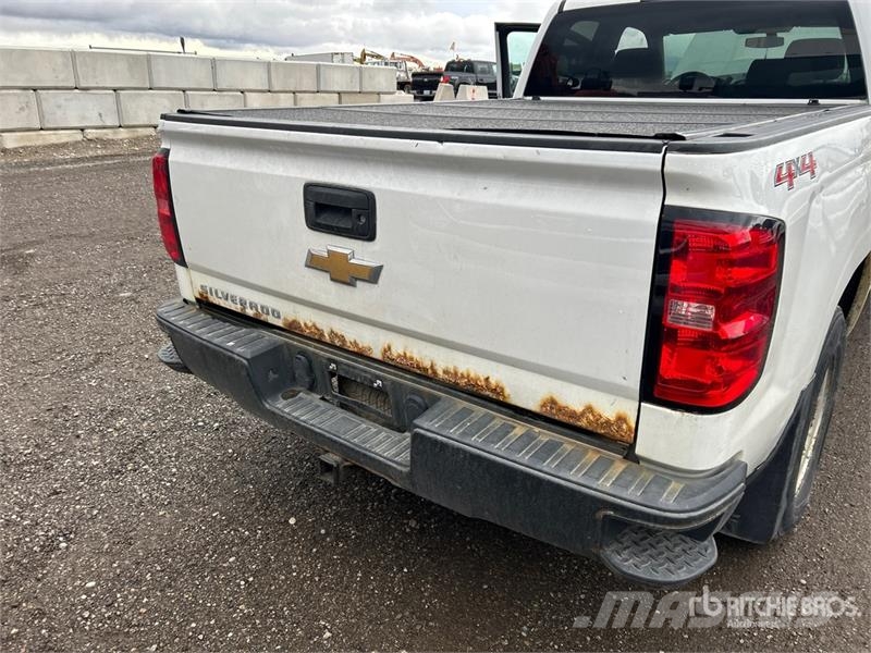 Chevrolet Silverado 1500 4x4 Extended Cab Pickup Інше