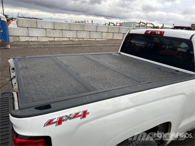 Chevrolet Silverado 1500 4x4 Extended Cab Pickup Інше