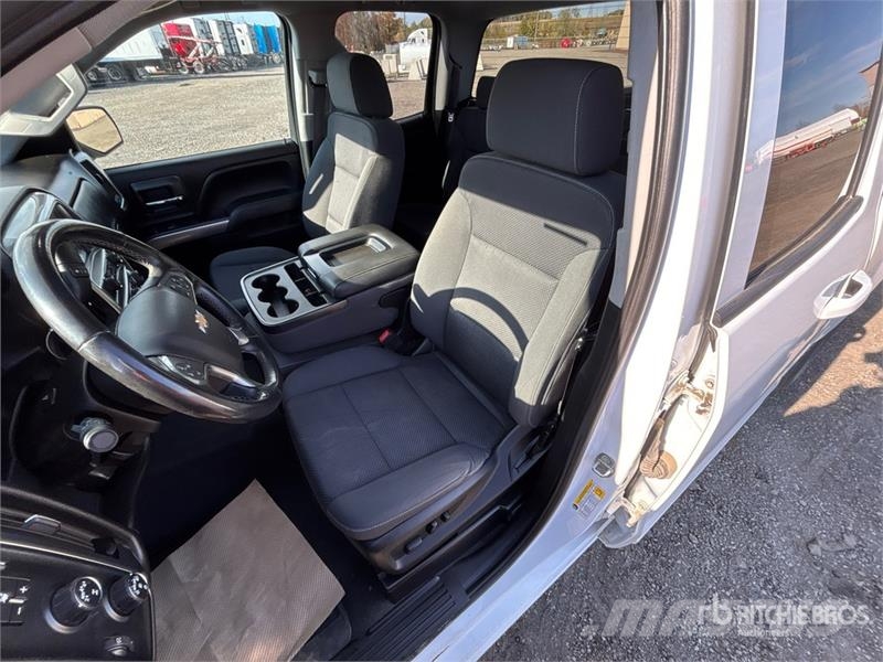 Chevrolet Silverado 1500 LD 4x4 Extended Cab Pickup Diger